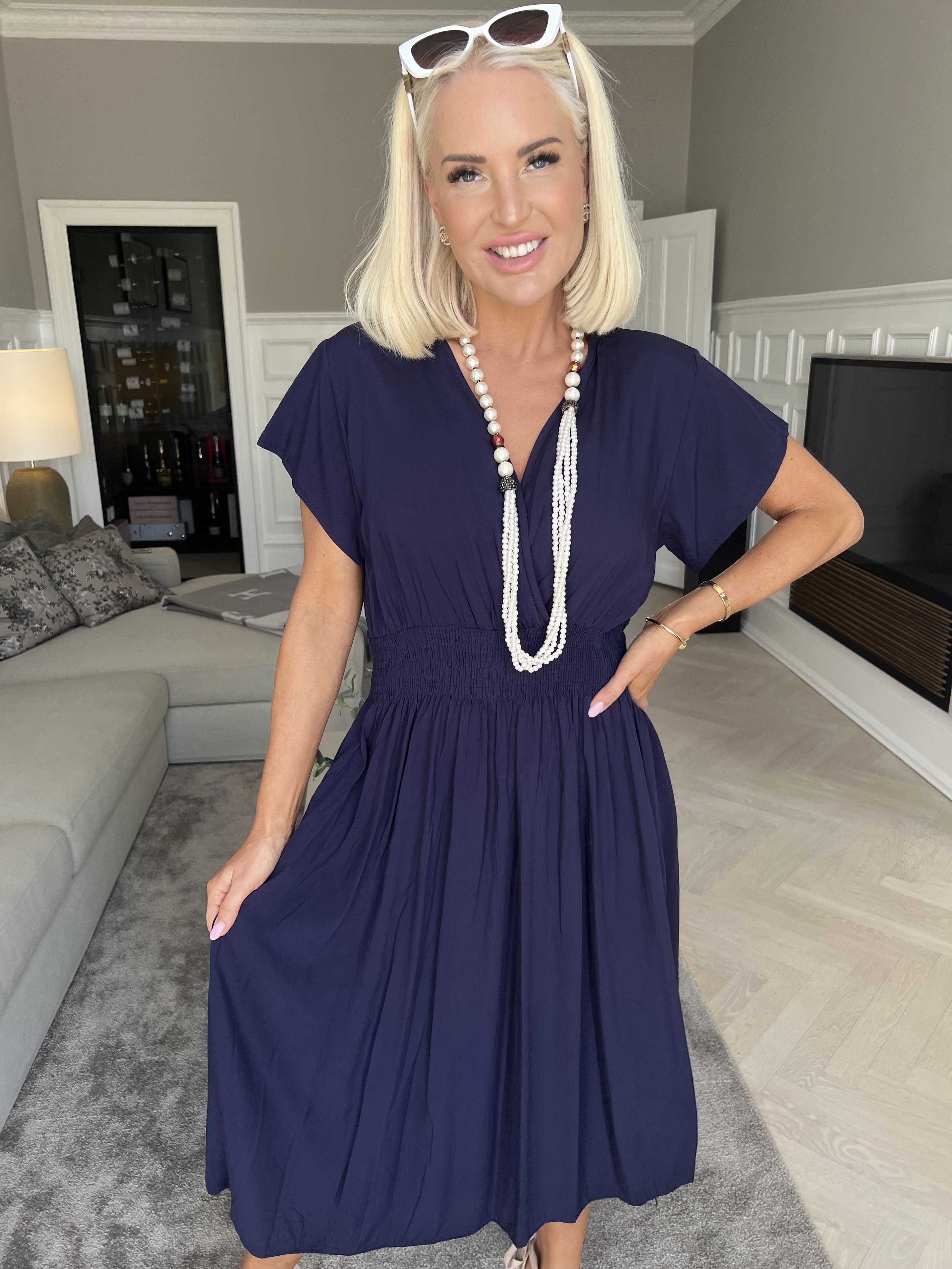 Misha Short - Söt enkel klänning i viskos med smock under bysten